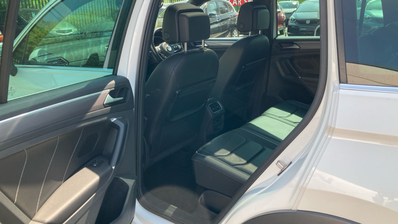 Volkswagen Tiguan 2.0 TDi 150 4Motion R-Line 5dr Diesel Estate